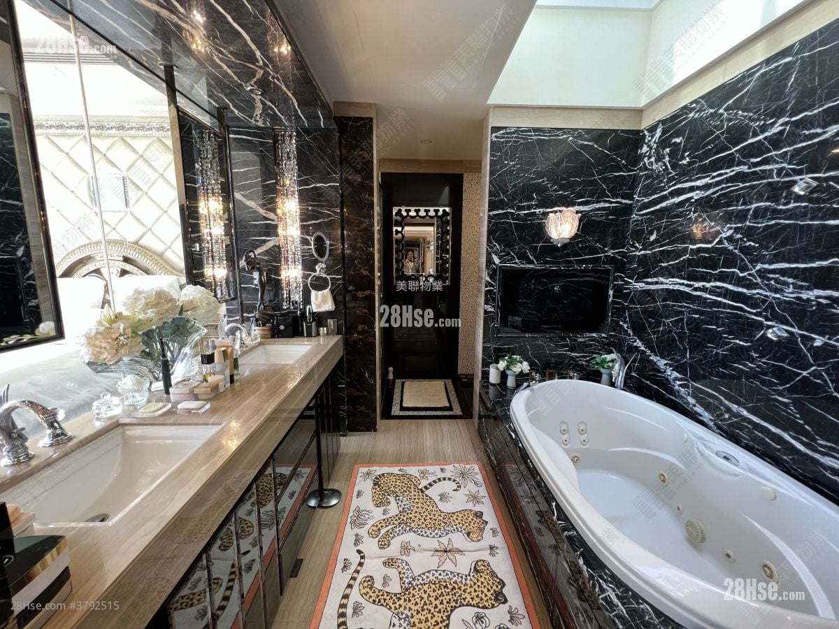 Peak One Sell 5+ Bedrooms , 1 Bathroom 3,272 ft²