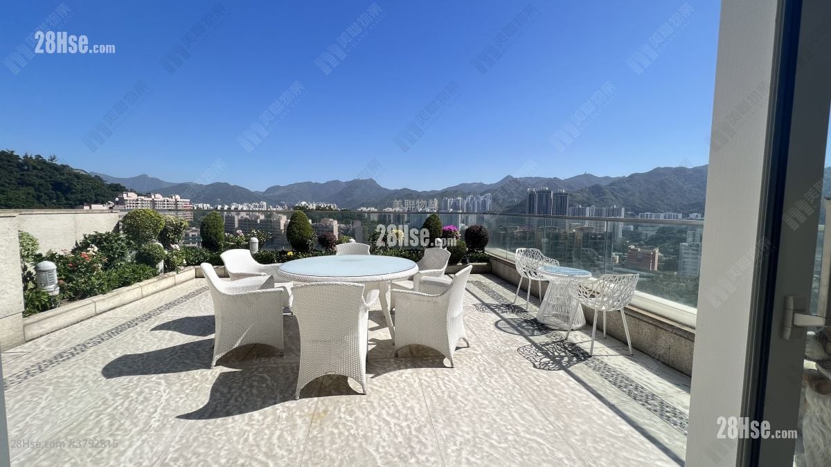 Peak One Sell 5+ Bedrooms , 1 Bathroom 3,272 ft²