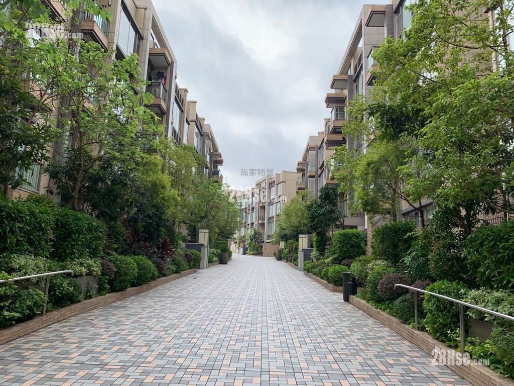 溱林 租盘 1,221 平方尺