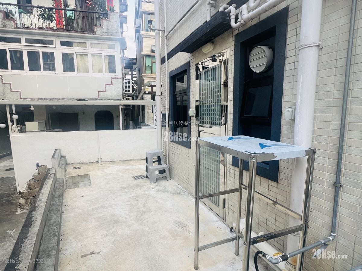 村屋 租盘 2 房 , 1 浴室