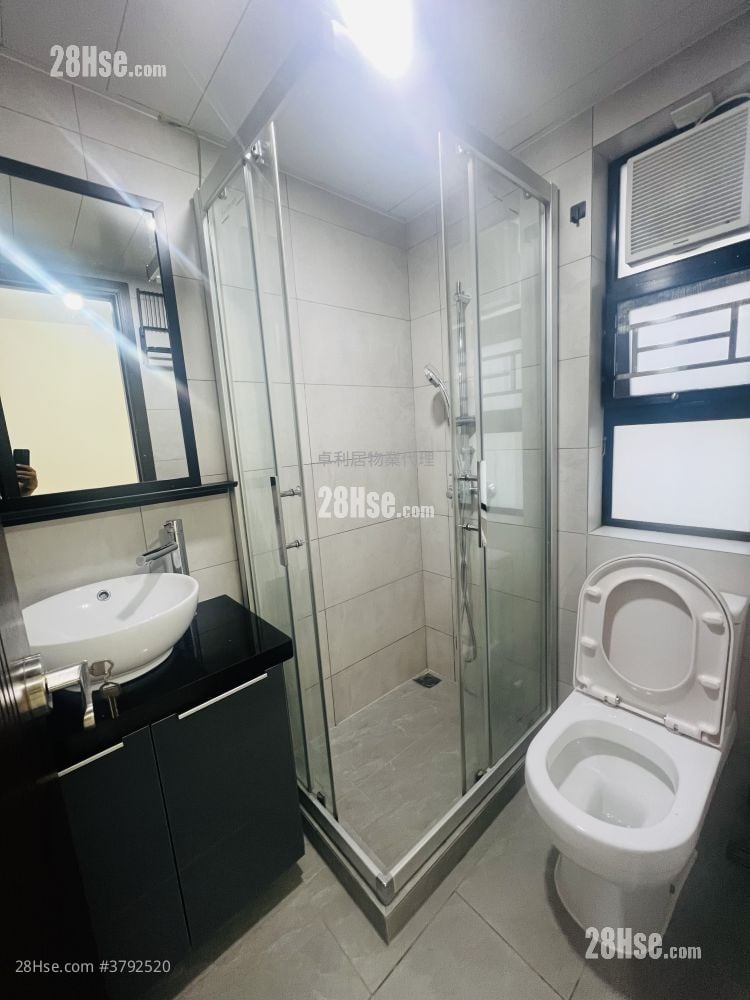 村屋 租盘 2 房 , 1 浴室