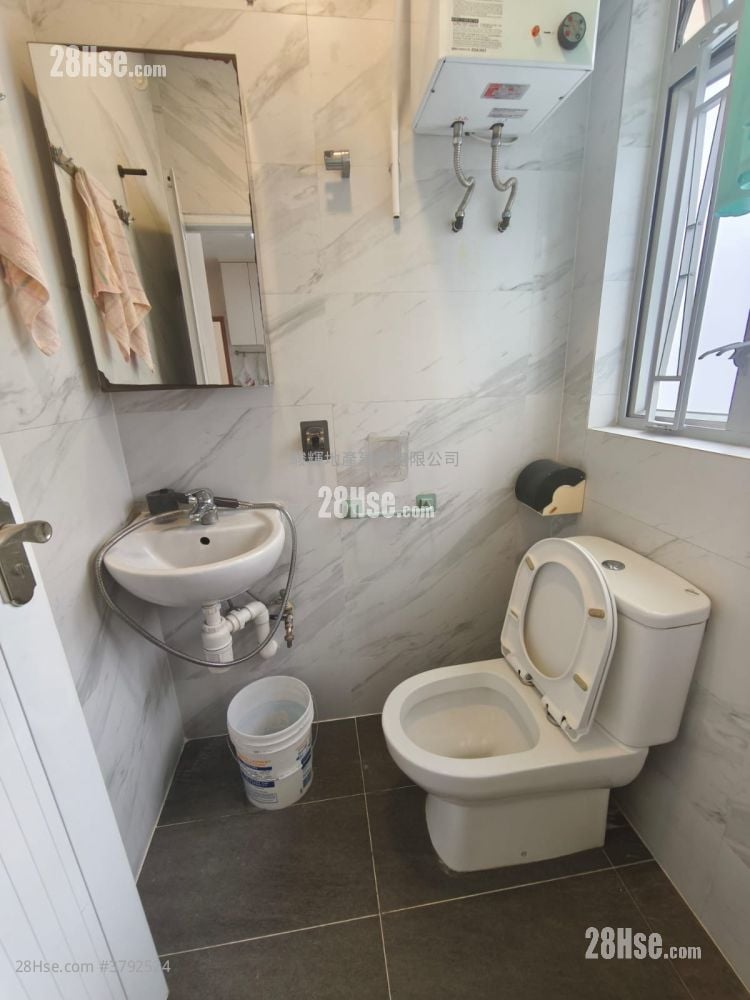 Kam Tong Building Rental 2 Bedrooms , 1 Bathroom 281 ft²