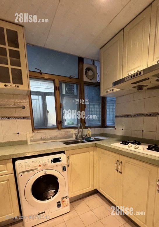 新峰花园 售盘 3 房 , 2 浴室 883 平方尺