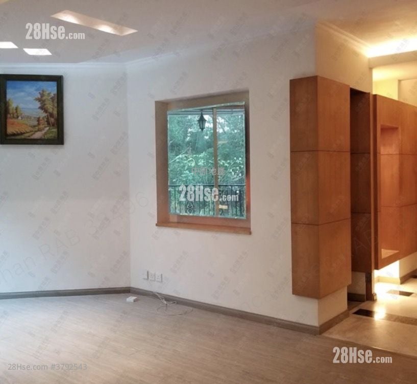 新峰花园 售盘 3 房 , 2 浴室 883 平方尺