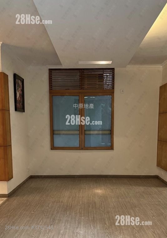 新峰花园 售盘 3 房 , 2 浴室 883 平方尺