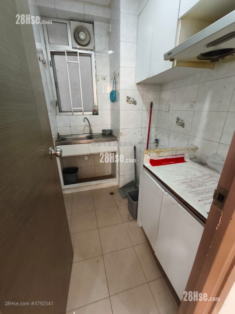 Bell House Rental 3 Bedrooms , 1 Bathroom 573 ft²