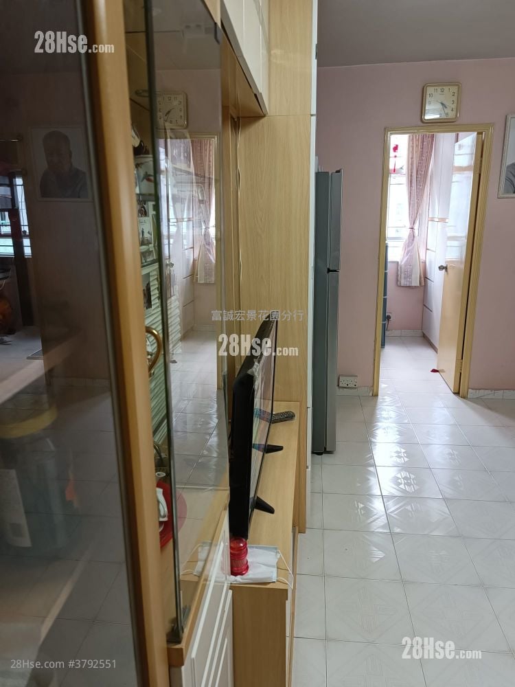 Lower Wong Tai Sin Estate Sell 2 Bedrooms , 1 Bathroom 377 ft²