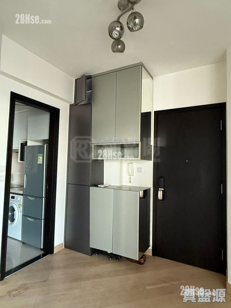 The Icon Sell 2 Bedrooms 506 ft²