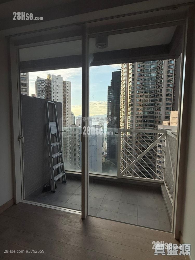 The Icon Sell 2 Bedrooms 506 ft²