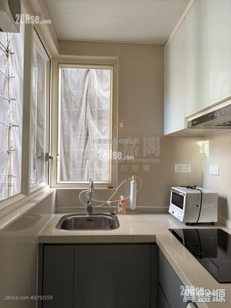 The Icon Sell 2 Bedrooms 506 ft²