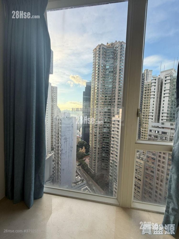 The Icon Sell 2 Bedrooms 506 ft²