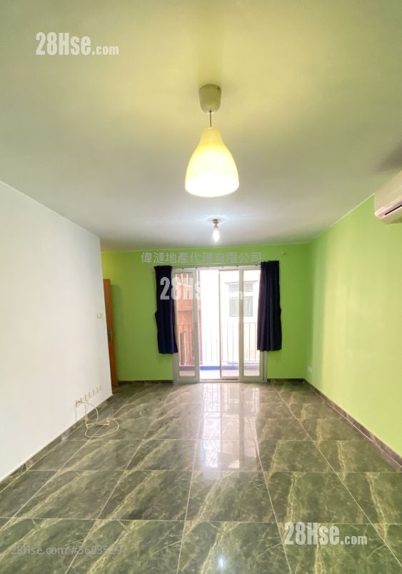村屋 租盘 3 房 700 平方尺