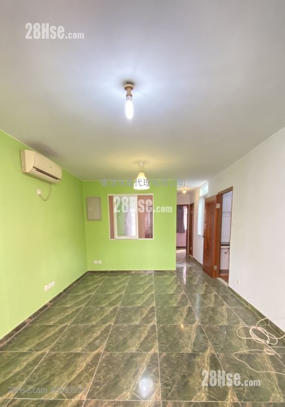 村屋 租盘 3 房 700 平方尺