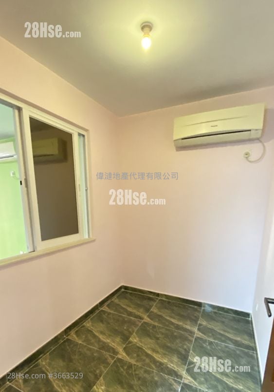 村屋 租盘 3 房 700 平方尺