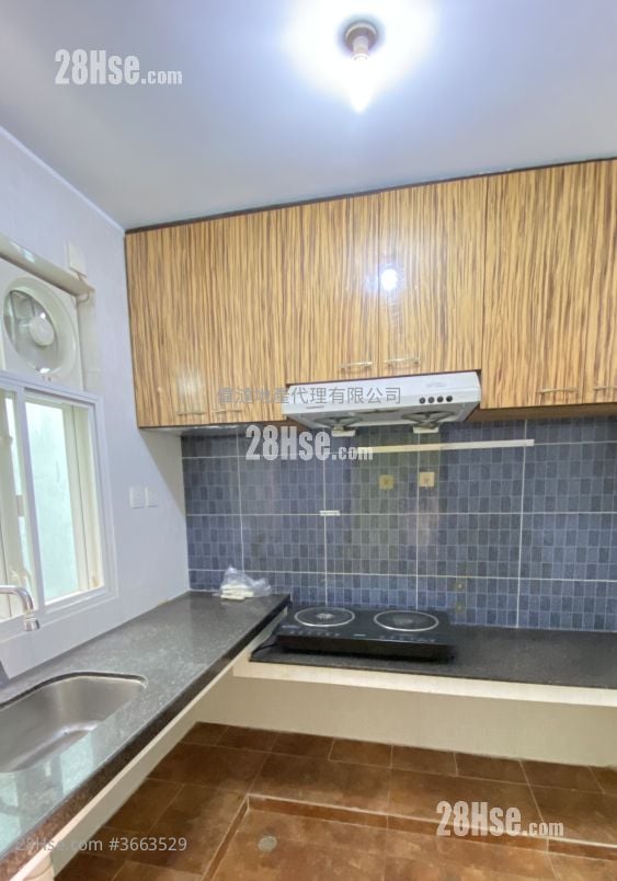 村屋 租盘 3 房 700 平方尺