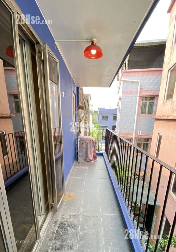 村屋 租盘 3 房 700 平方尺