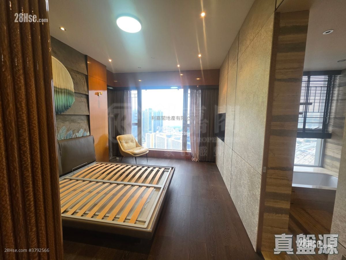 The Latitude Sell 3 Bedrooms 1,595 ft²