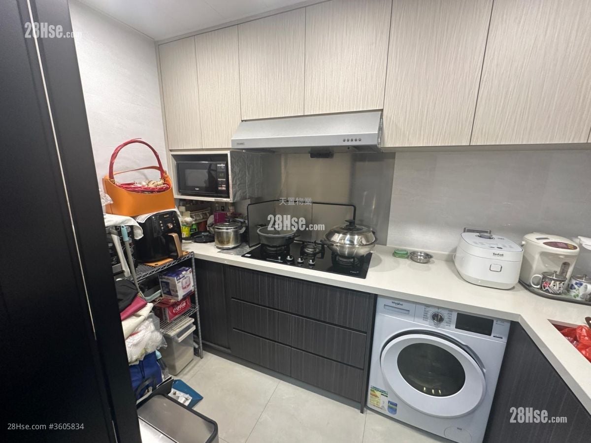 Bauhinia Garden Sell 2 Bedrooms , 2 Bathrooms 710 ft²