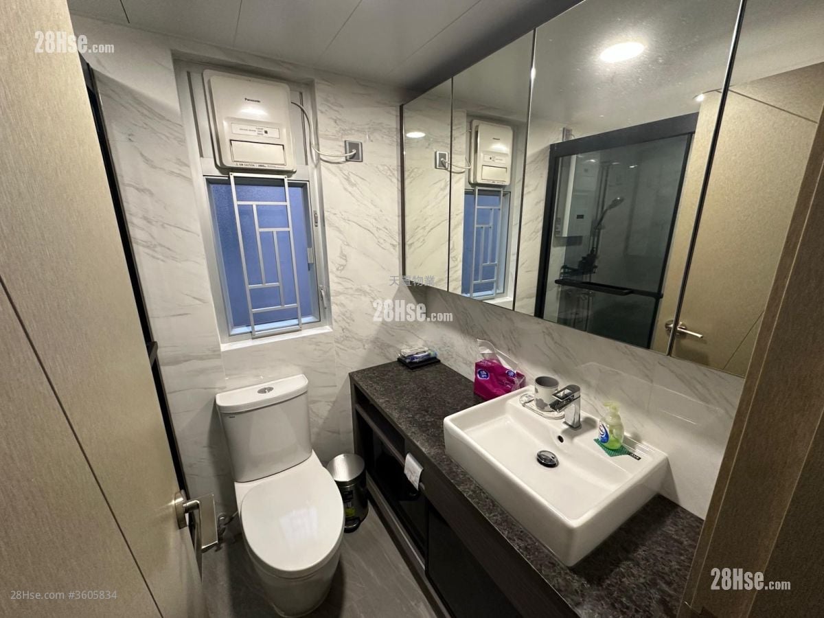 Bauhinia Garden Sell 2 Bedrooms , 2 Bathrooms 710 ft²