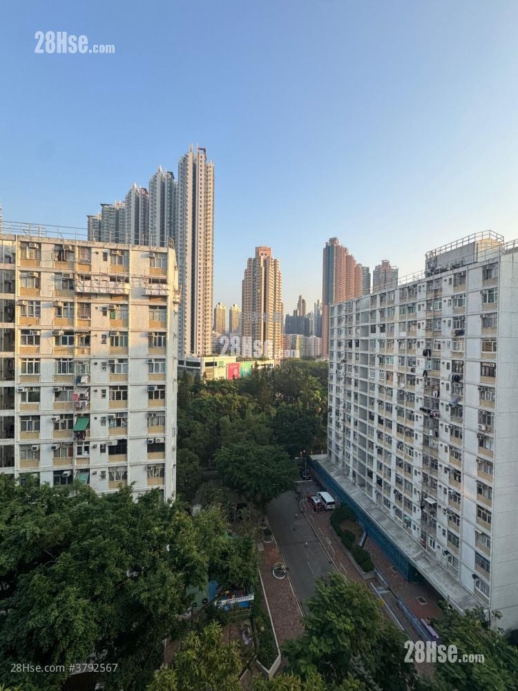 Nam Chong Estate Sell 2 Bedrooms , 1 Bathroom 439 ft²