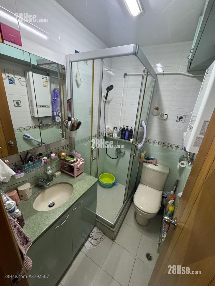 Nam Chong Estate Sell 2 Bedrooms , 1 Bathroom 439 ft²