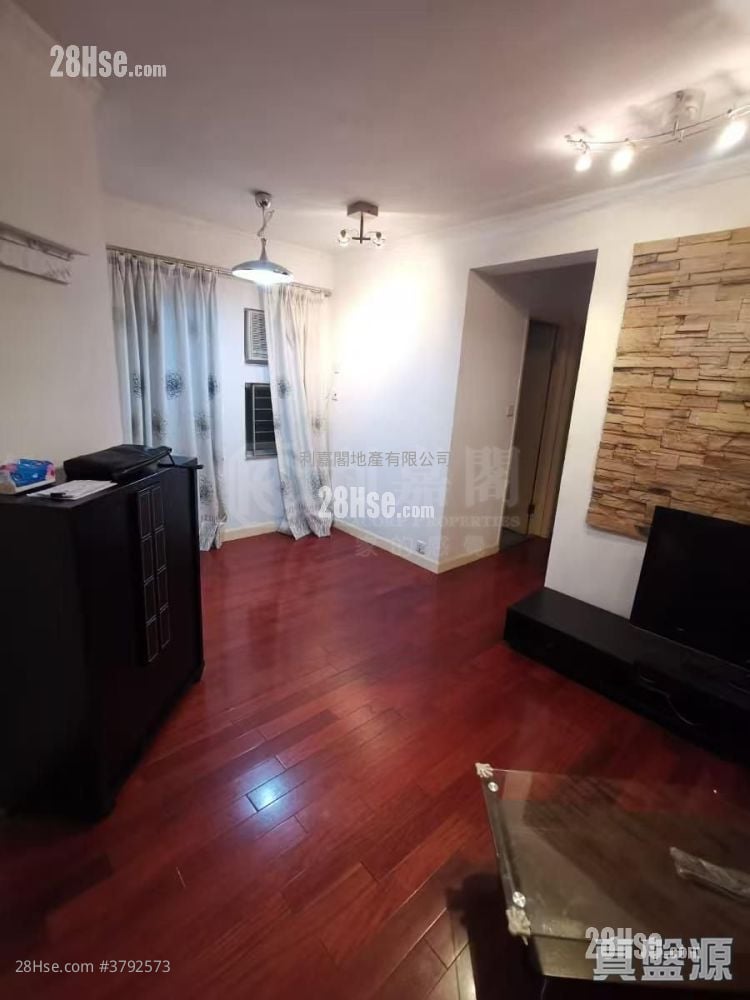 Kingswood Villas Sell 2 Bedrooms , 1 Bathroom 448 ft²