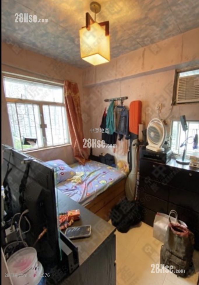 Eightland Gardens Sell 2 Bedrooms , 1 Bathroom 431 ft²