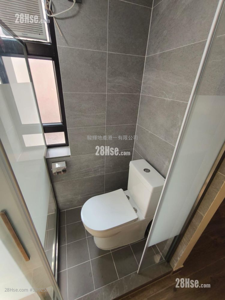 Hoi Kung Court Rental 135 ft²