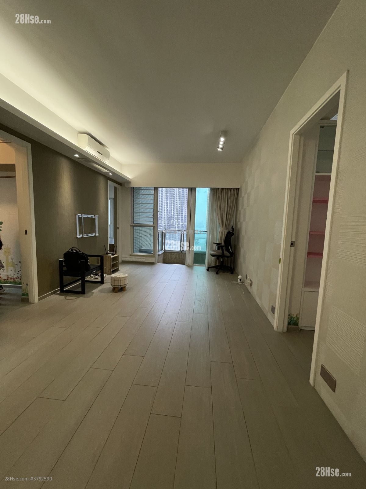 致蓝天 售盘 4 房 , 2 浴室 819 平方尺