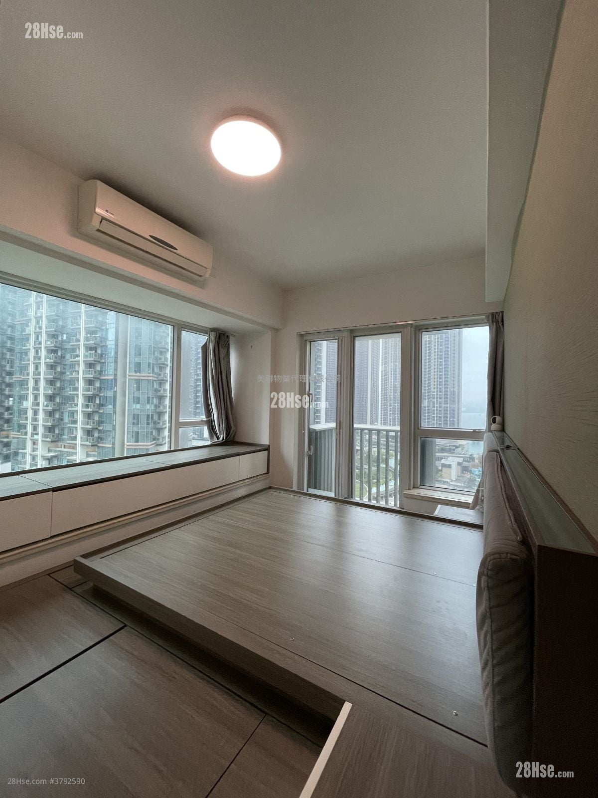 致蓝天 售盘 4 房 , 2 浴室 819 平方尺