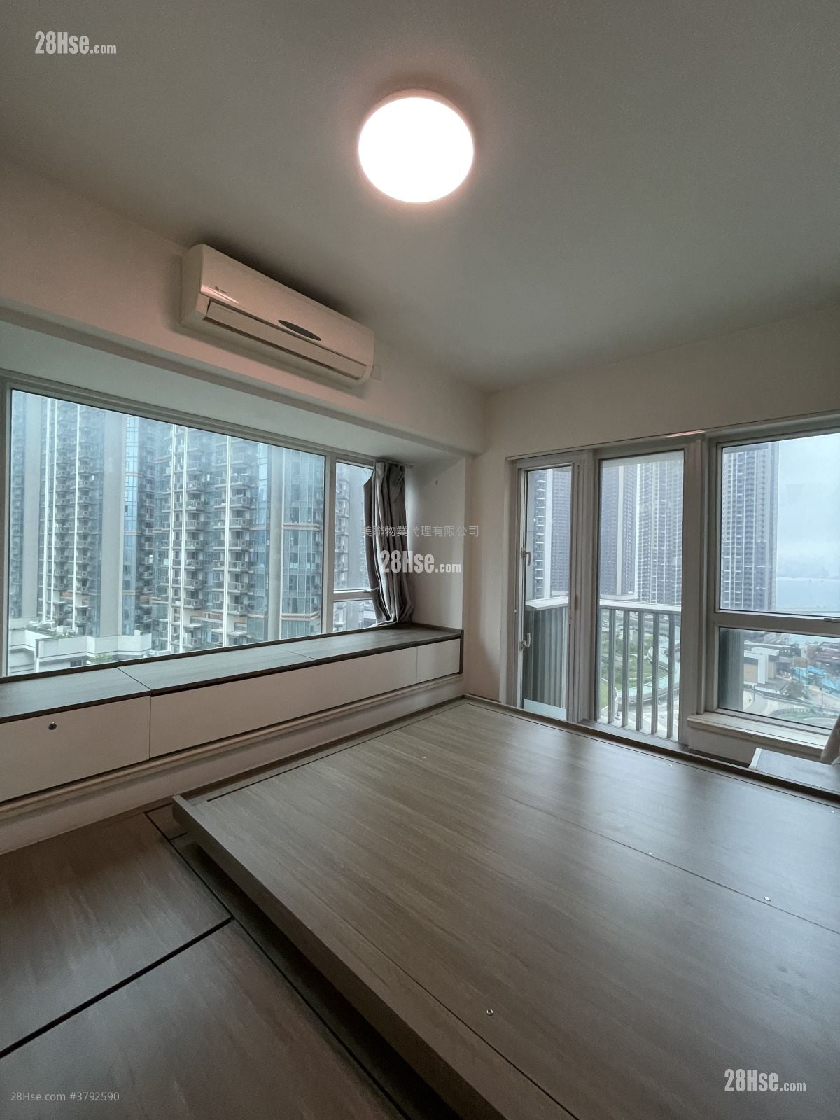 致蓝天 售盘 4 房 , 2 浴室 819 平方尺