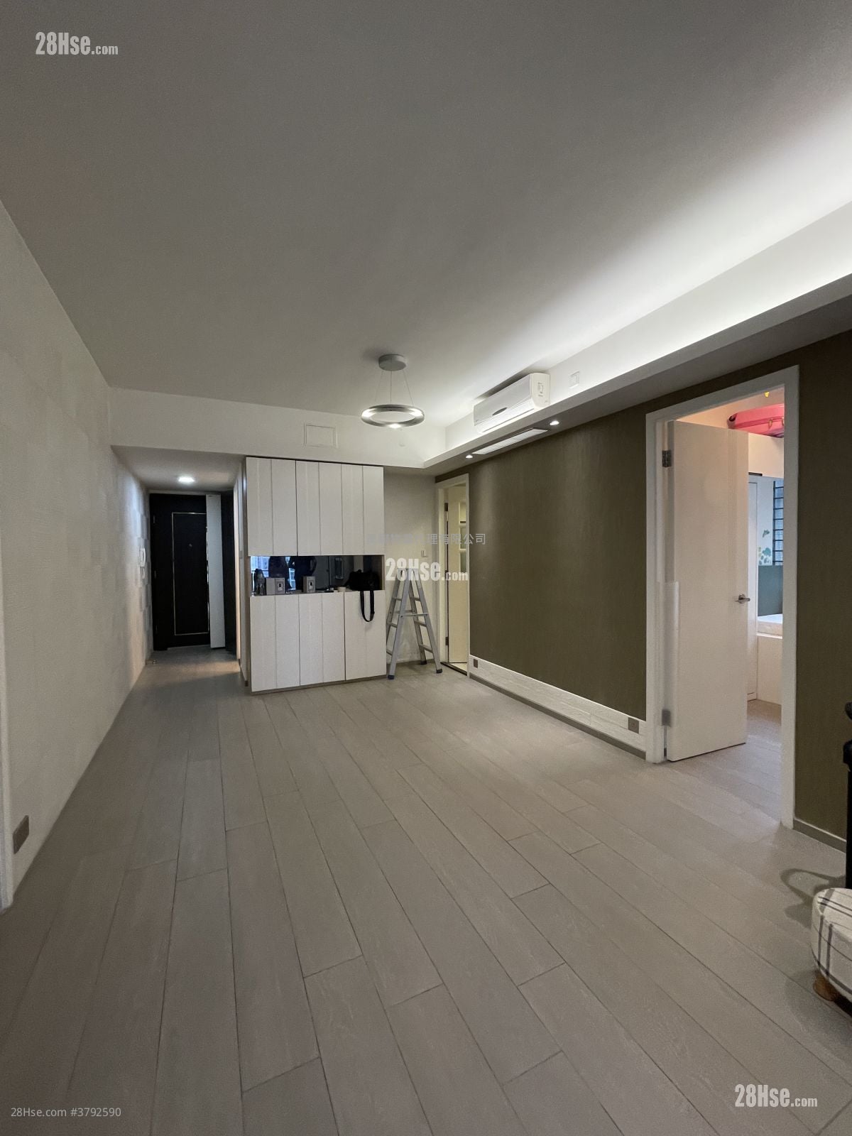 致蓝天 售盘 4 房 , 2 浴室 819 平方尺