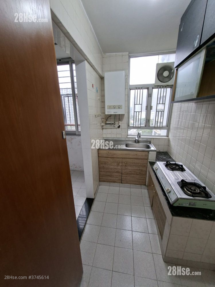 天马苑 租盘 2 房 415 平方尺