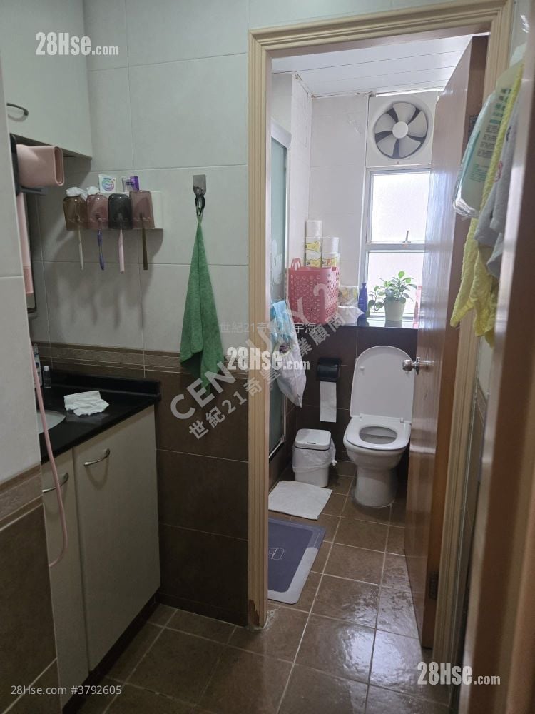 锦龙苑 售盘 645 平方尺