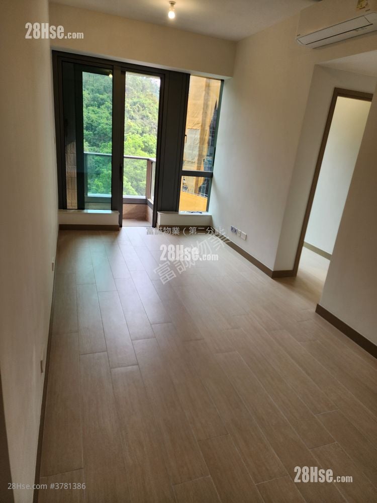 Chill Residence Rental 2 Bedrooms , 1 Bathroom 589 ft²