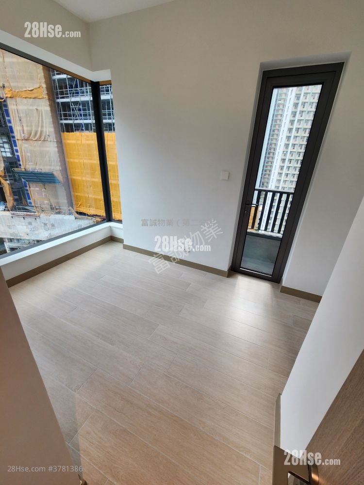 Chill Residence Rental 2 Bedrooms , 1 Bathroom 589 ft²