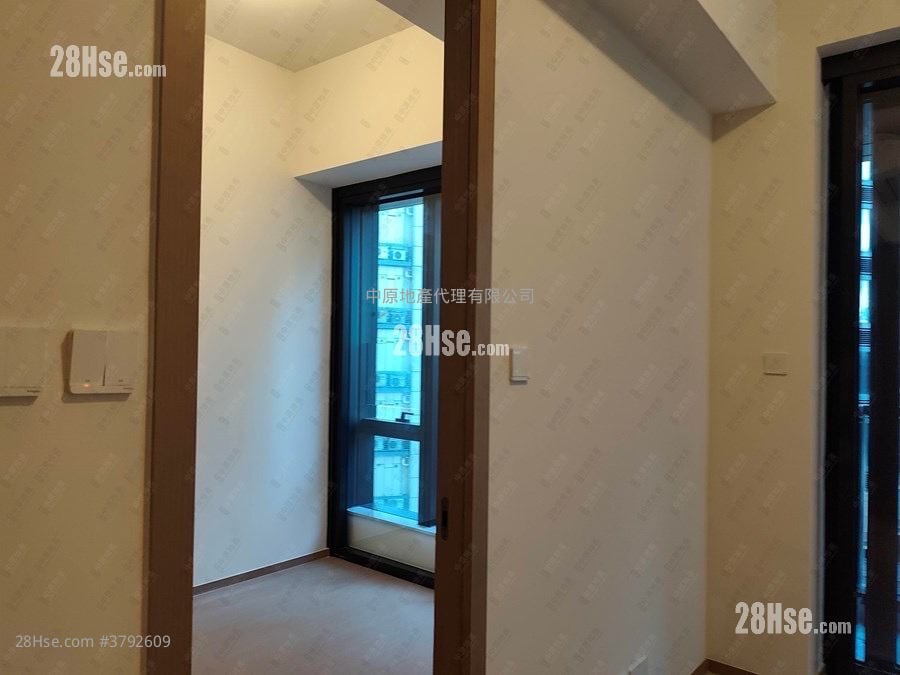 Onmantin Sell 1 Bedroom 388 ft²