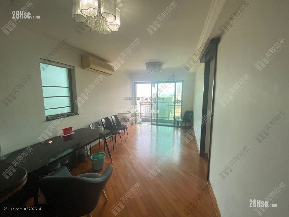 Park Central Sell 3 Bedrooms , 1 Bathroom 638 ft²