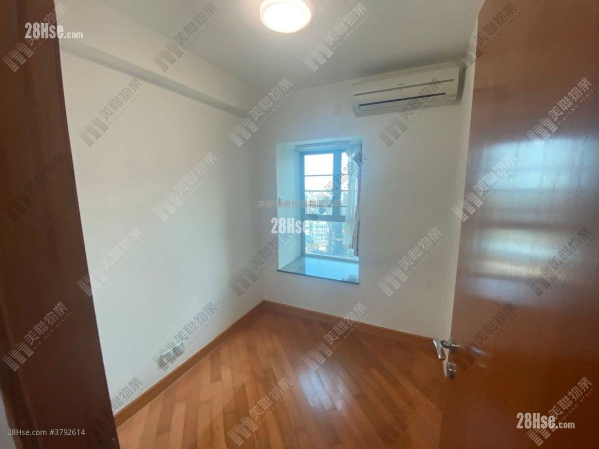 Park Central Sell 3 Bedrooms , 1 Bathroom 638 ft²