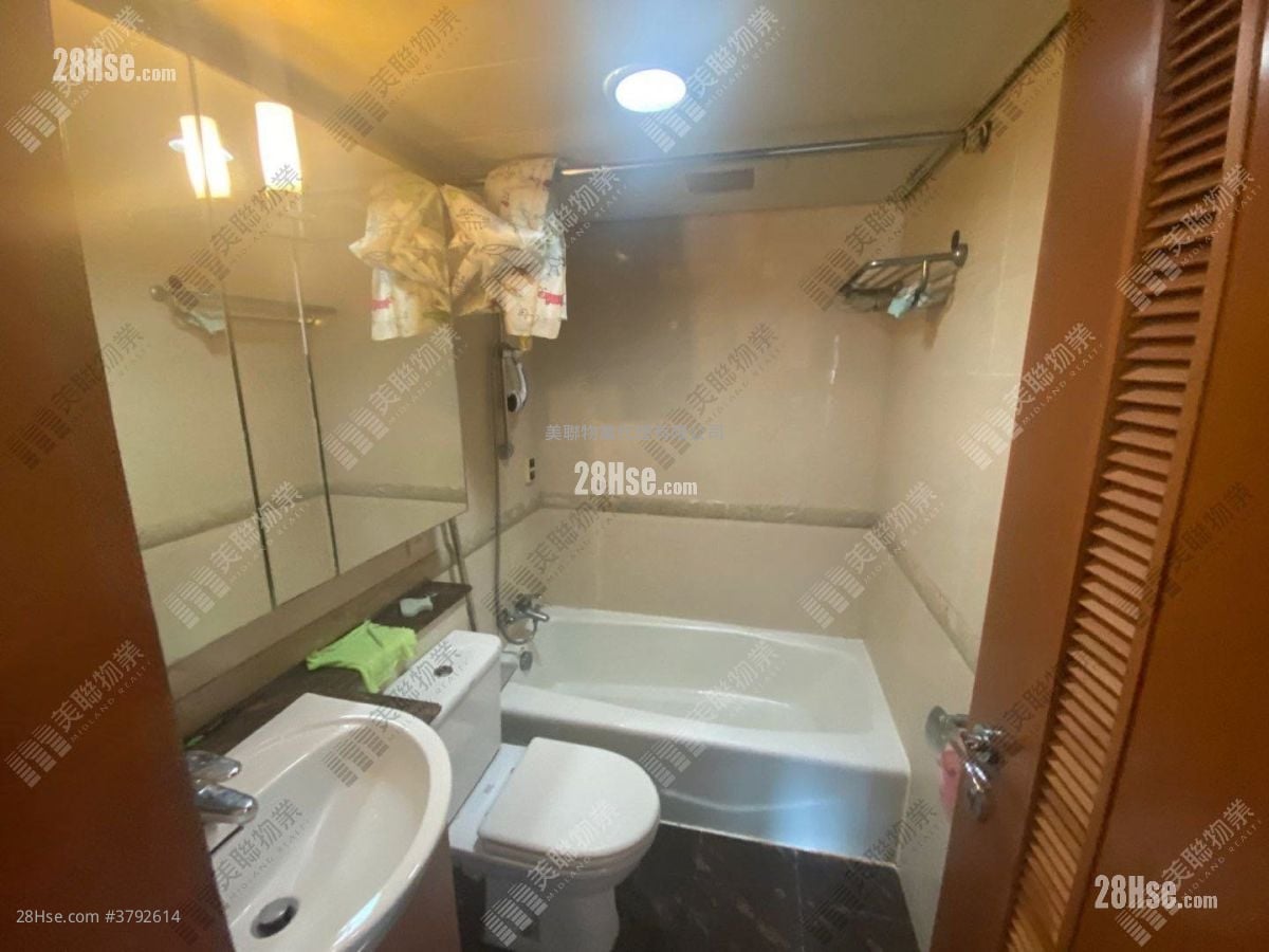 Park Central Sell 3 Bedrooms , 1 Bathroom 638 ft²