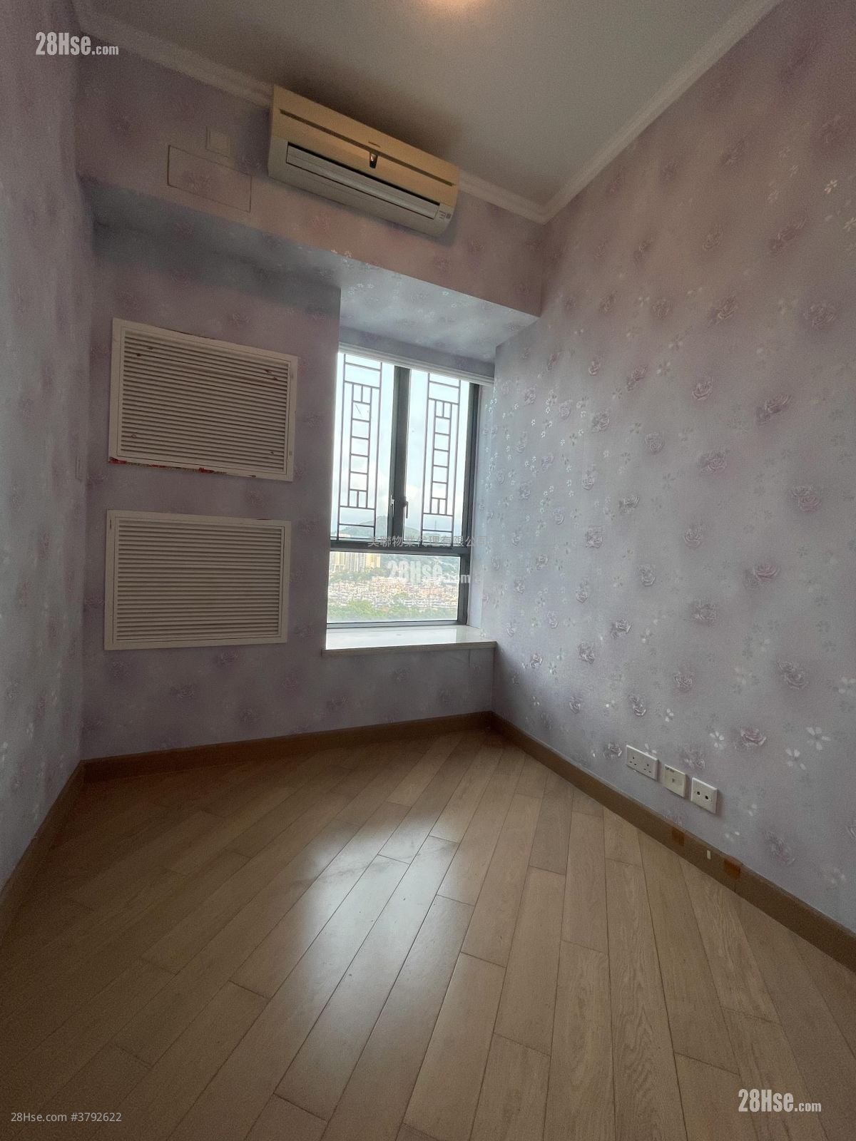 bedroom 3: Yoho Midtown Rental 5+ Bedrooms , 3 Bathrooms 1,026 ft²