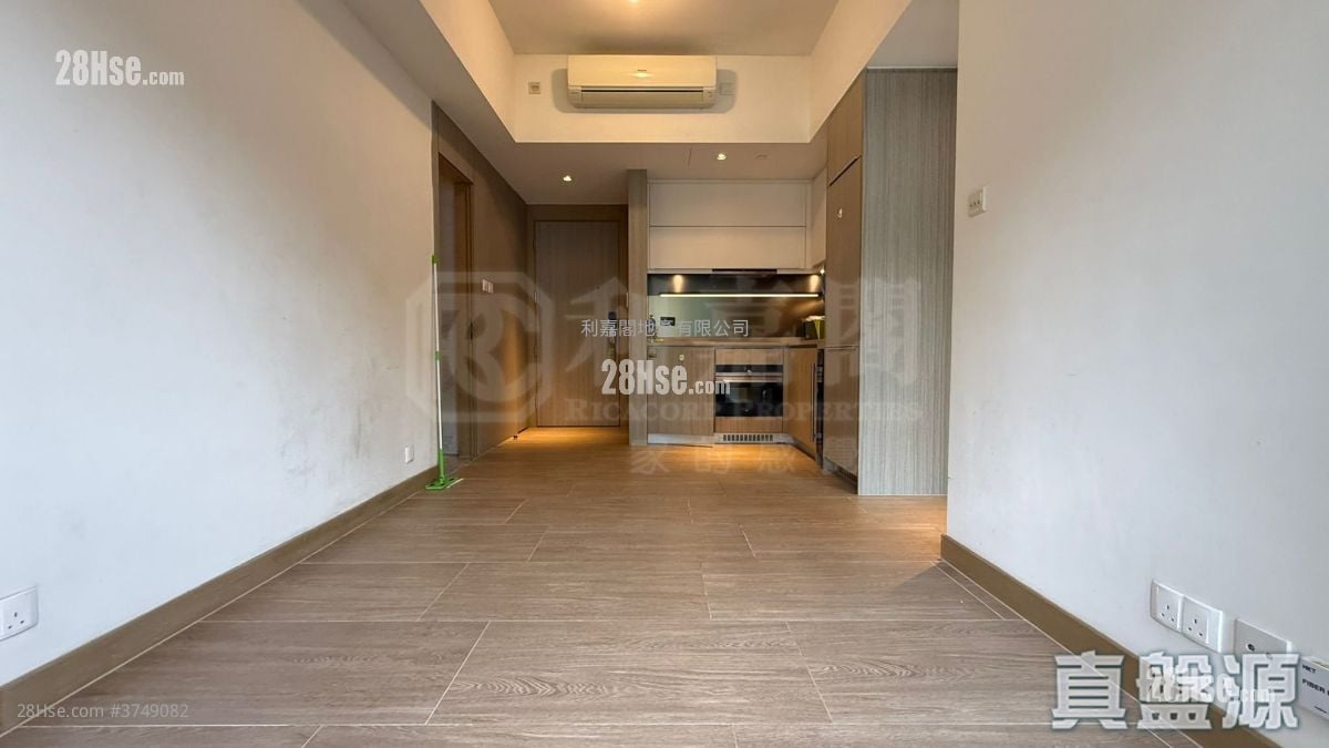 Lime Gala Sell 2 Bedrooms , 1 Bathroom 489 ft²