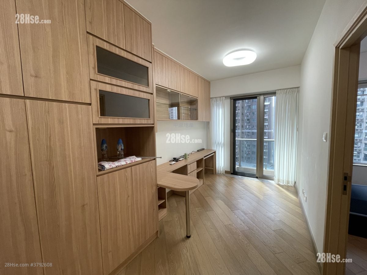 Parc City Rental 1 Bedroom , 1 Bathroom 469 ft²