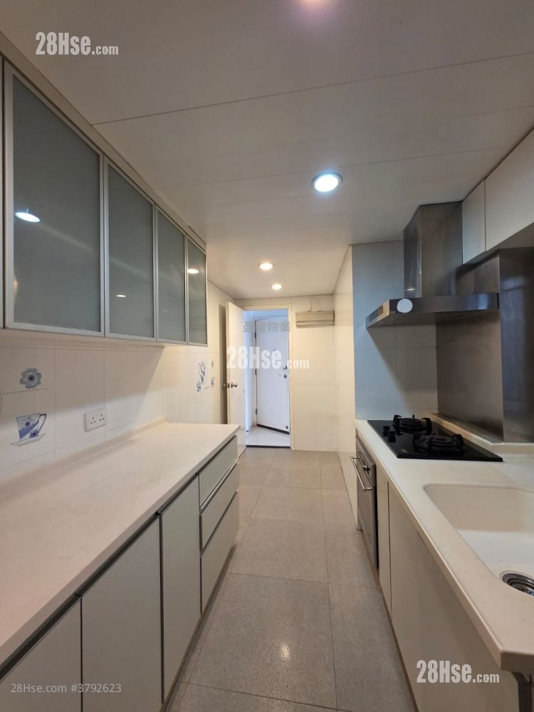 Highland Mansion Rental 3 Bedrooms , 2 Bathrooms 932 ft²