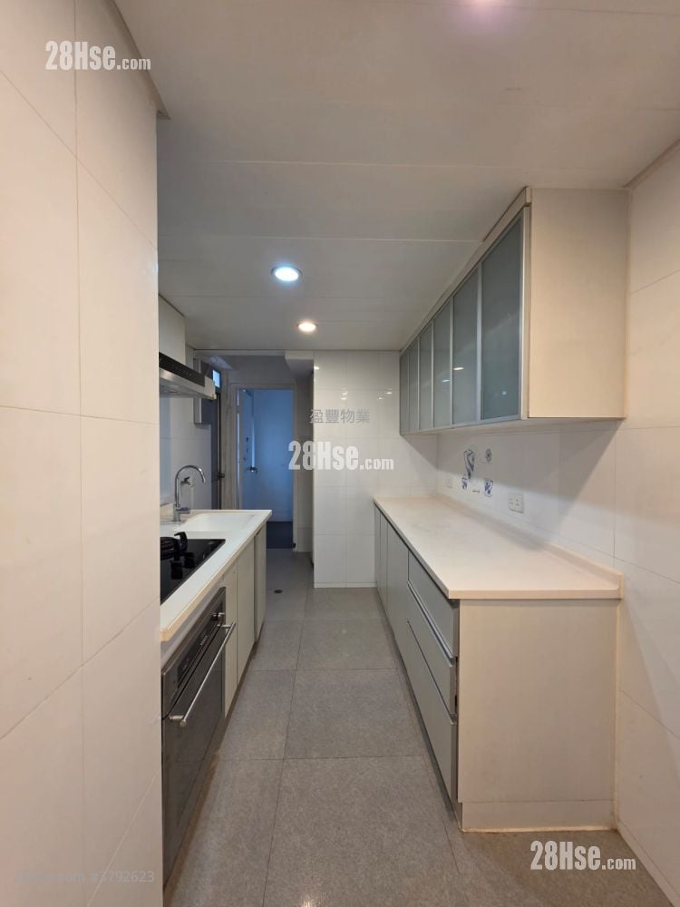 Highland Mansion Rental 3 Bedrooms , 2 Bathrooms 932 ft²