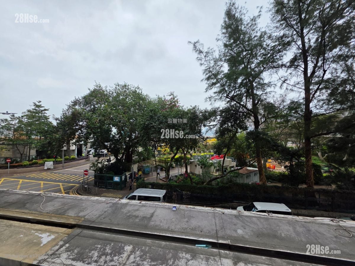 Highland Mansion Rental 3 Bedrooms , 2 Bathrooms 932 ft²