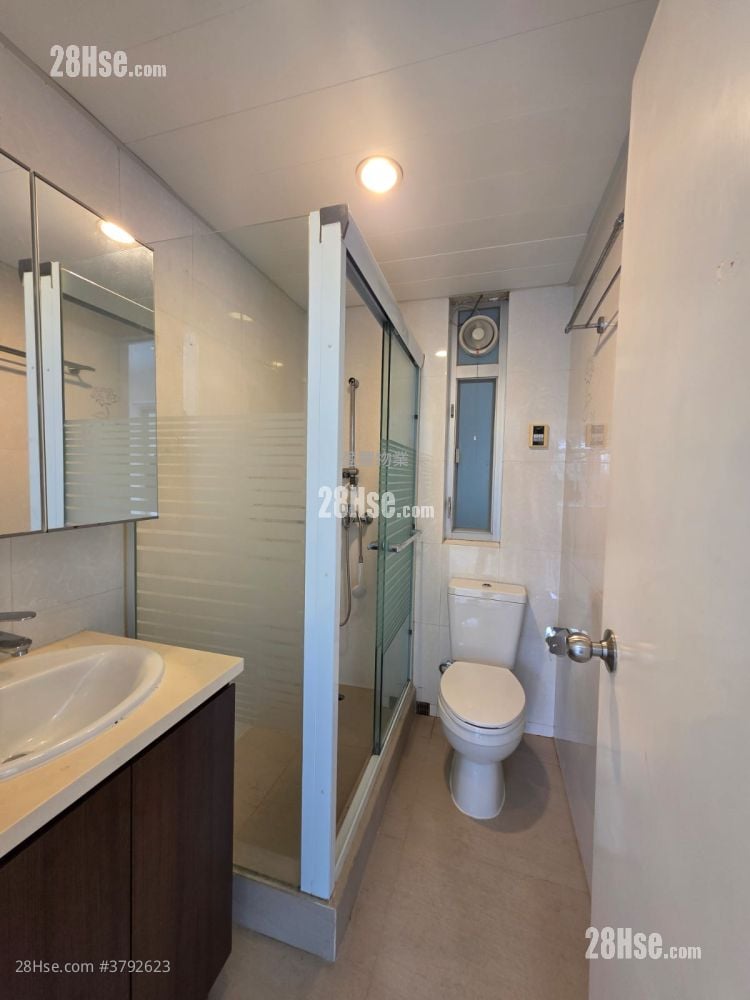 Highland Mansion Rental 3 Bedrooms , 2 Bathrooms 932 ft²