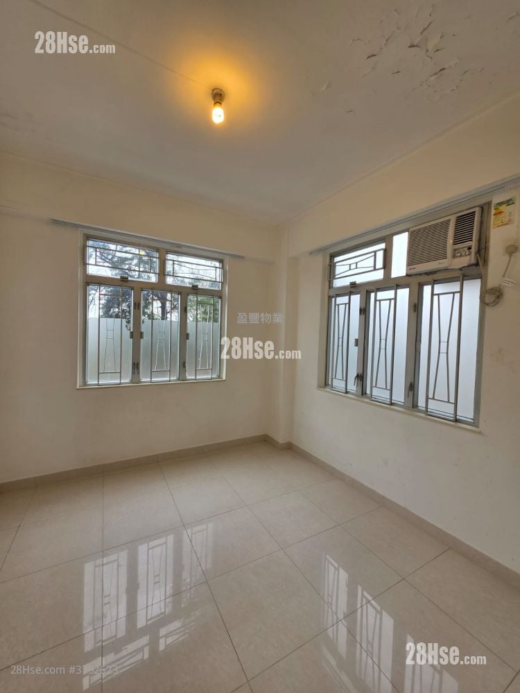 Highland Mansion Rental 3 Bedrooms , 2 Bathrooms 932 ft²