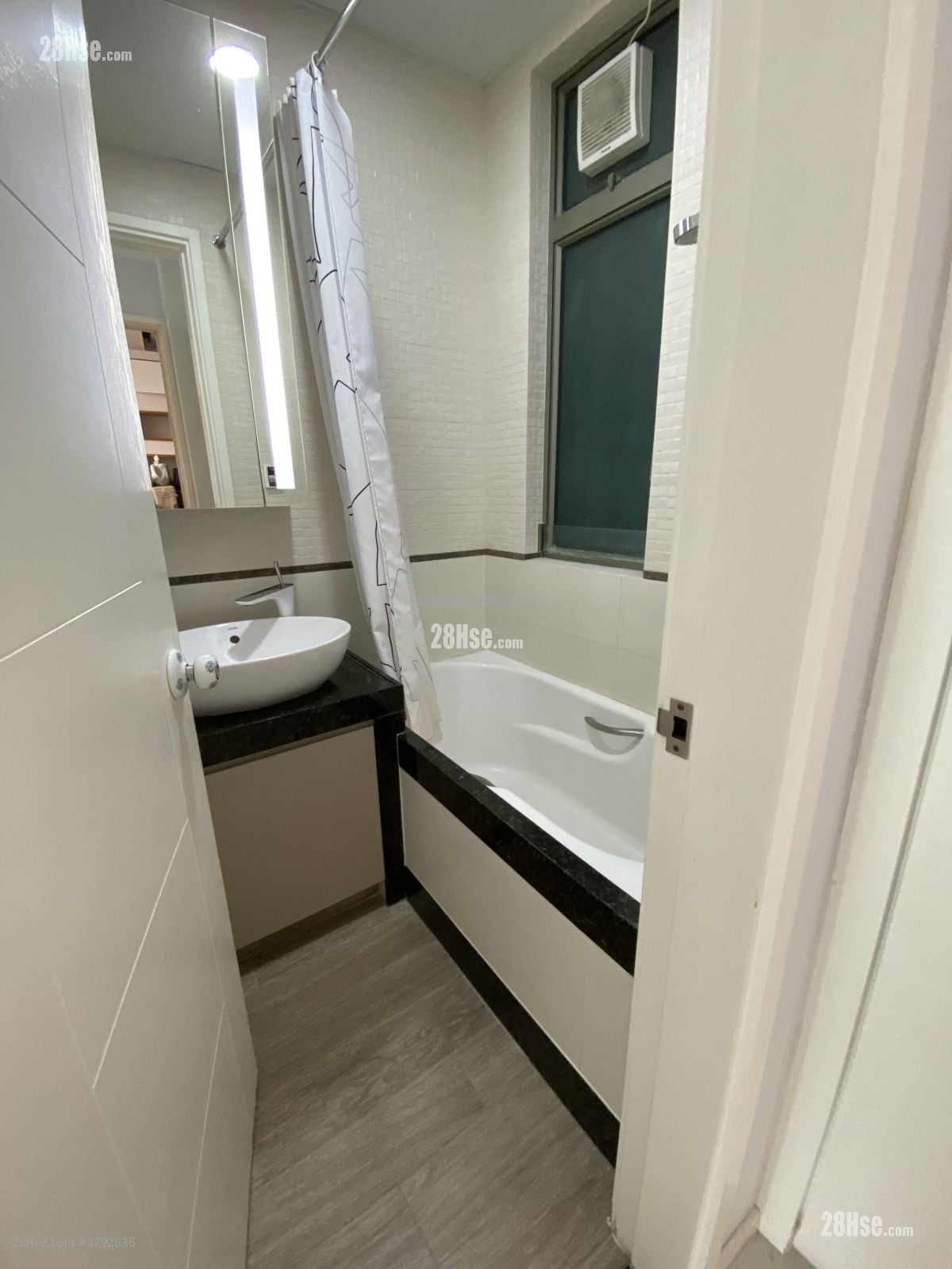 The Cairnhill Sell 3 Bedrooms , 3 Bathrooms 1,008 ft²