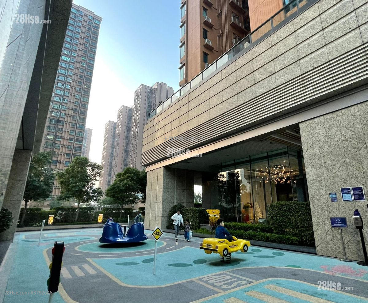 Grand Yoho Sell 3 Bedrooms , 2 Bathrooms 777 ft²